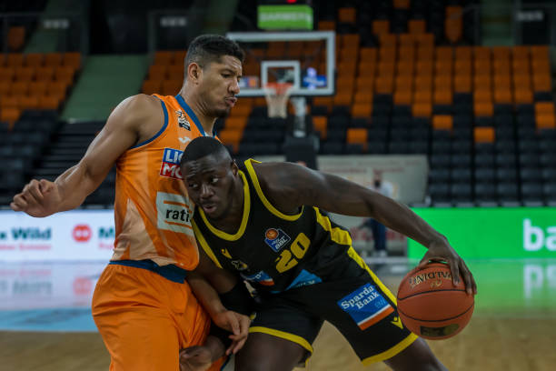 引起了多方 引起了多方