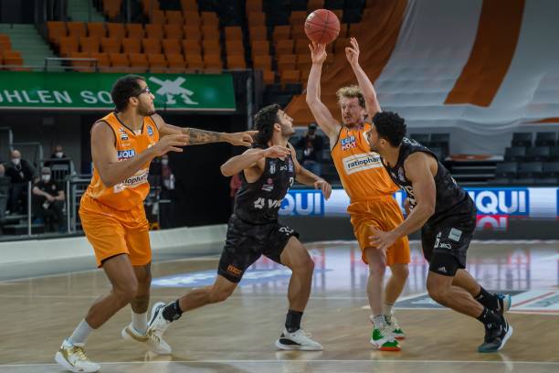 越来越多的 越来越多的