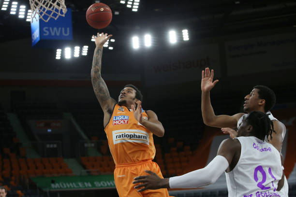 在比赛中保 在比赛中保